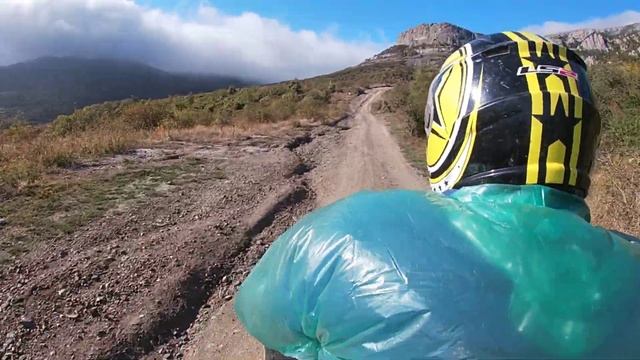 Поездка в крым #2. Покатушка на квадроцикле по горам в Алуште смотреть онлайн