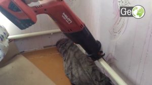 Демонтаж систем отопления. Сабельная пила.