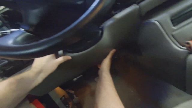How to change a flasher in your GMT 800 truck/suv. смотреть онлайн