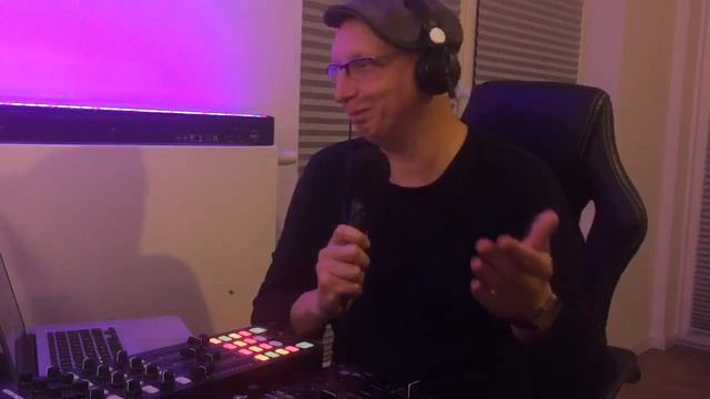 PAN JAZZEK NADAJE / 02 смотреть онлайн