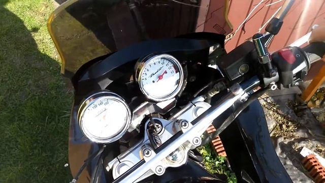 Suzuki BANDIT 600, 99r.Inny uchwyt tablicy. смотреть онлайн