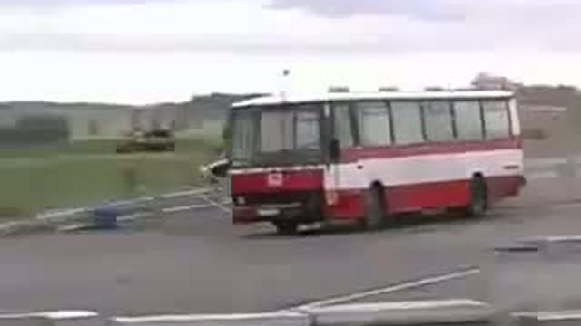 ЧП во время краш-теста смотреть онлайн