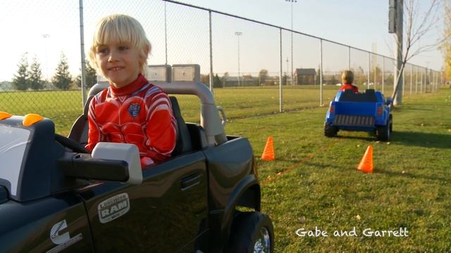 Power Wheels Tug Of War 1 - Ford F-150 vs Dodge Ram смотреть онлайн