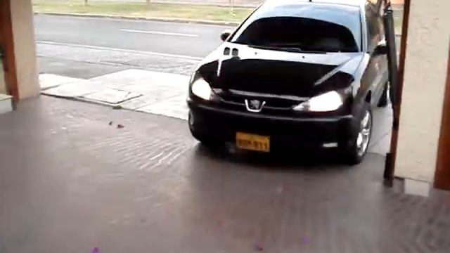 peugeot 206 entrando a casa смотреть онлайн