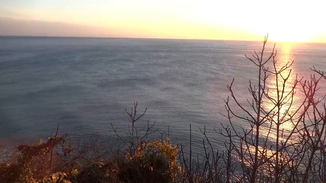 Море в декабре, с остановки "Кольцевая" в Лазаревском. SOCHI - RUSSIA смотреть онлайн