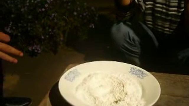 Как без рук достать монету в муке... смотреть онлайн