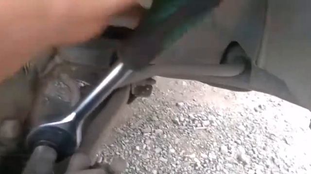 Замена передних колодок на Рено Дастер 2.0 4*4