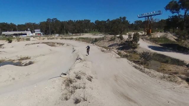 Suzuki RMZ-250 at Woodridge mx track. смотреть онлайн