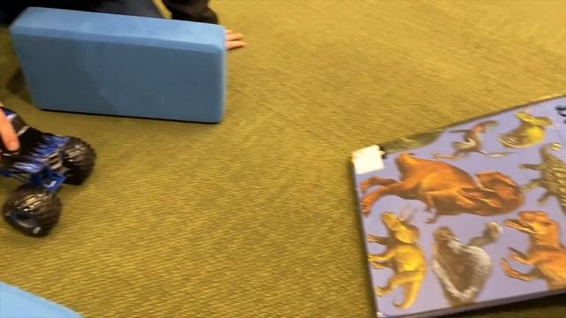 Monster Jam Toy Trucks - Son Uva Digger & Dragon's Imagination Playground DIY STADIUM at the Librar смотреть онлайн