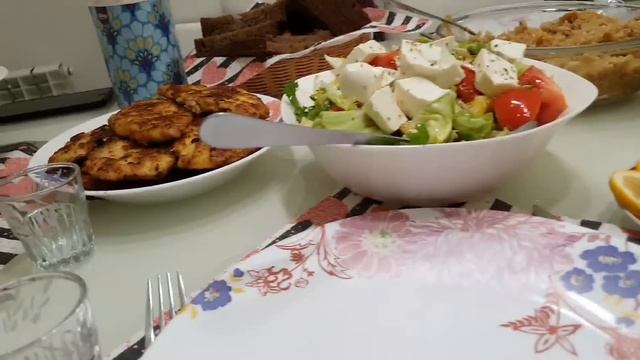 Мама взяла деньги и напала Гена поставил точку