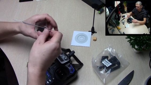 ✉ Пульт FlySky FS-i6 и необходимая мелочь.