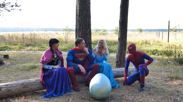 Спайдермен и Эльза родили ребенка! ребенка супер героев украли!!!КАРАУЛ!!! 