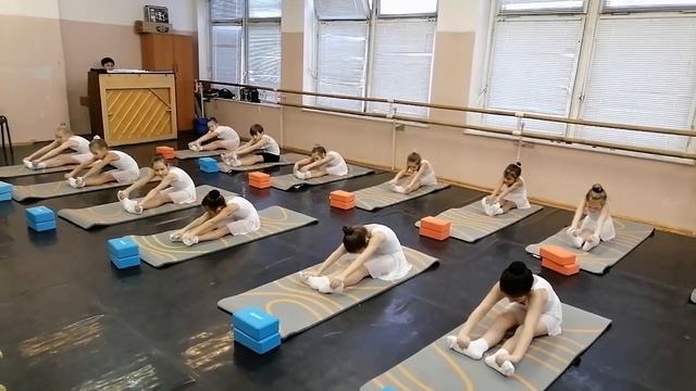 Танец, ритмика, хореография (1-4 классы) Преподаватель Гизатуллина Ольга Борисовна смотреть онлайн