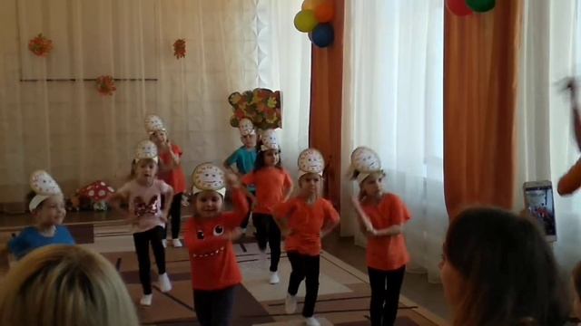 Маленькие детки танцуют смотреть онлайн