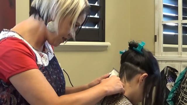 Modern Undercut Women Hairstyle - Nape Shave Haircut Women смотреть онлайн