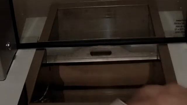 Шторка для защиты от сквозняка на щелевом кассовом лотке. Деквест. смотреть онлайн