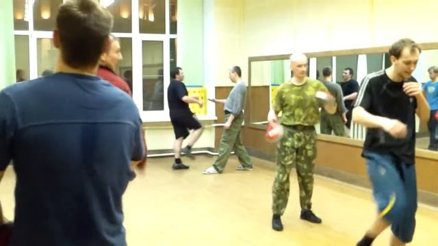 Пятнашки в кувырках, ноги лапы