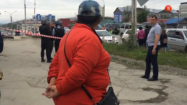 23.06.2017 ЖД переход в Южно-Сахалинске оцепили из за коробки смотреть онлайн