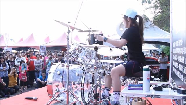 The Amazing Female Street Drummers of Asia- Round 2 ! смотреть онлайн