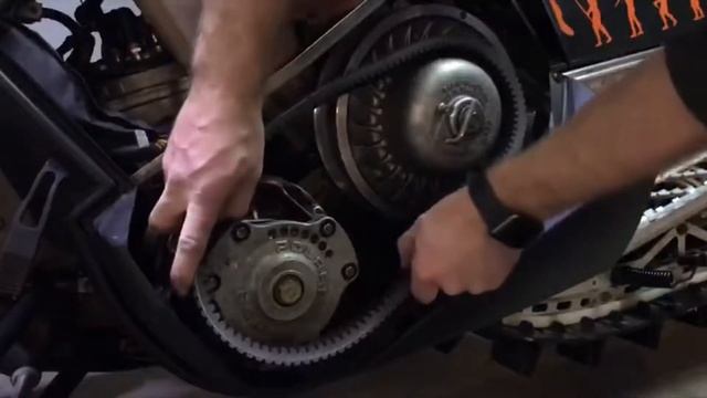 Polaris RMK - замена ремня вариатора. Своими руками. смотреть онлайн