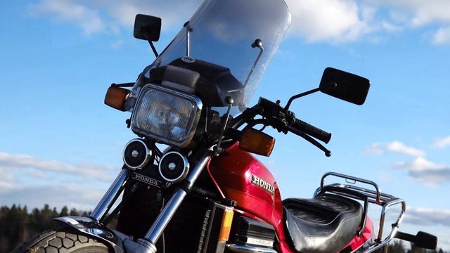 Honda VF 750S смотреть онлайн