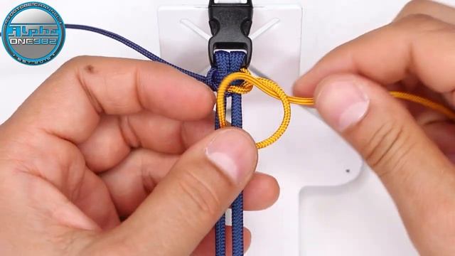 Learn How To Make A Paracord Bracelet Beautiful Elegant Thin Paracord Solomon Cobra Modified Knot