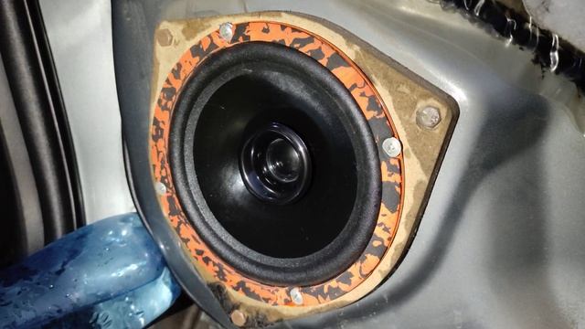 замена штатных динамиков в Toyota RAV 4 на DL Audio Gryphon lite 165" смотреть онлайн