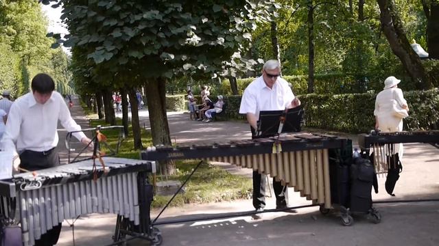 Трио "Четыре четверти". Петергоф смотреть онлайн