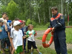 Мастер-класс от МЧС -- спасение на воде.