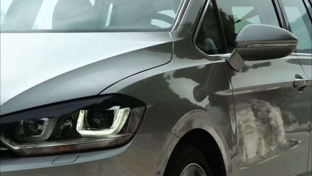 Volkswagen Golf Sportsvan Driving video - Driving event St. Tropez | AutoMotoTV смотреть онлайн