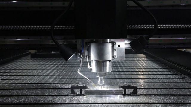 Автосмена инструмента на станке по металлу Cutter MSK смотреть онлайн