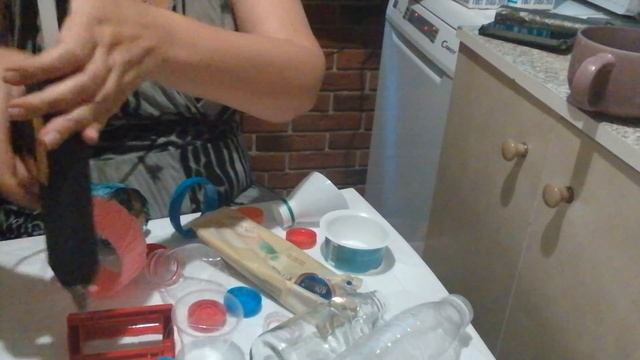 Шляпка из мусора и картина из мусора для Kehs