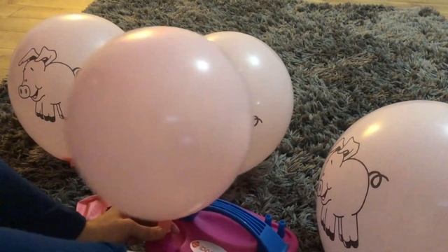 FUN POPPING PIG BALLOONS SHOW!! смотреть онлайн