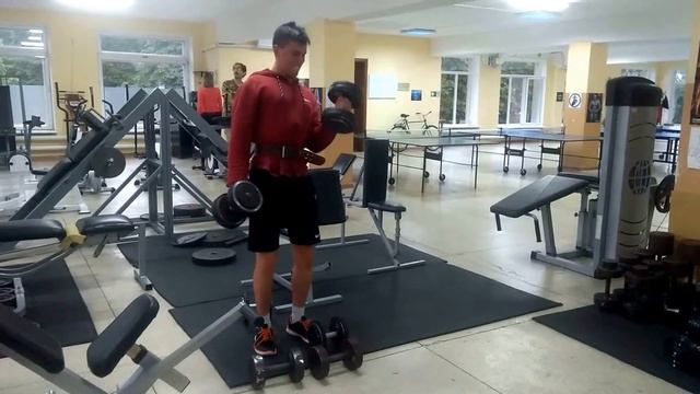 Тренировка бицепса. Упражнение "молот". Подход 1. "Дроп-сет". смотреть онлайн