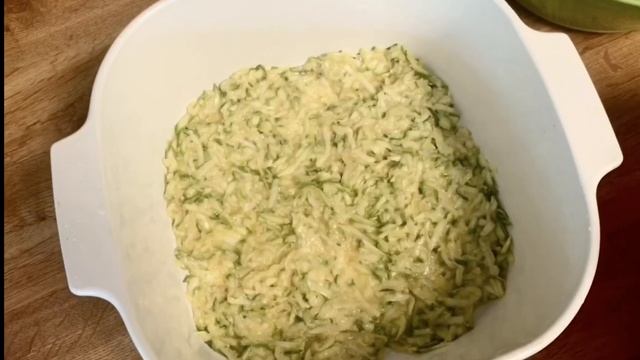 Сочная запеканка с кабачками и фаршем смотреть онлайн