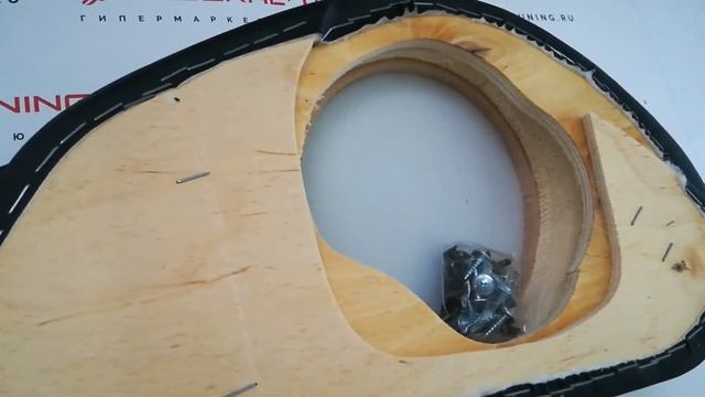 Подиумы для Шевроле Нива под динамики 20 см (с карманом, экокожа)