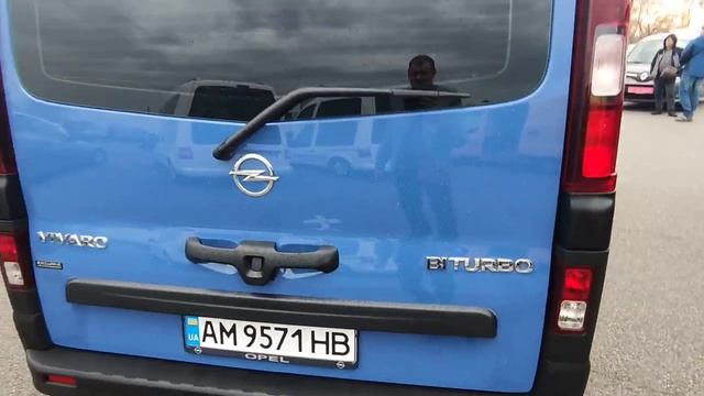 Опель Виваро 2018 Opel Vivaro пассажир. Обзор и цена смотреть онлайн