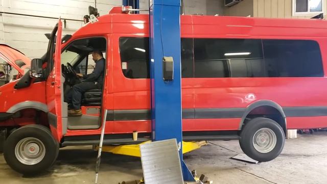 Red sprinter 4x4 Allrad all wheel drive смотреть онлайн