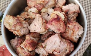 Сочный свиной шашлык из шеи