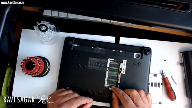 Upgrade RAM in ASUS Eee PC 1005PX смотреть онлайн