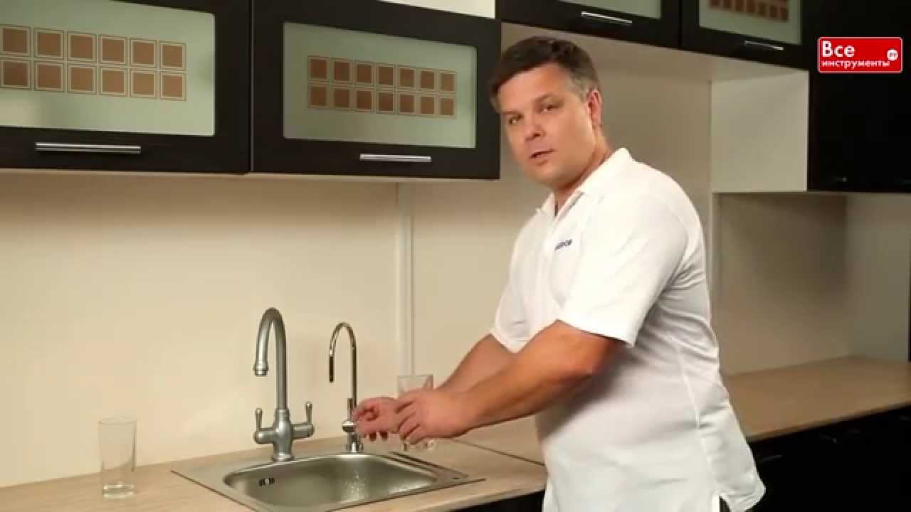 Установка фильтра Аквафор DWM 101 Морион смотреть онлайн