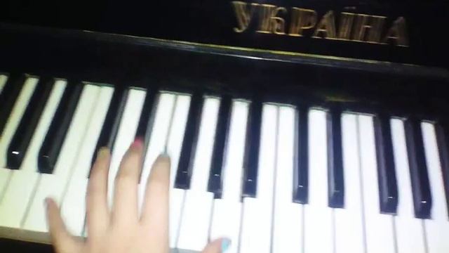 Очень лёгкая мелодия на пианино 🎄🎄🎄🎄🎄🎄🎆 смотреть онлайн