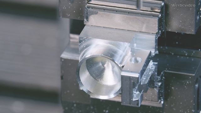 CNC Machining A Customer Part  | Hermle C400 | SolidCAM | IMachining | Trochoid | TPC