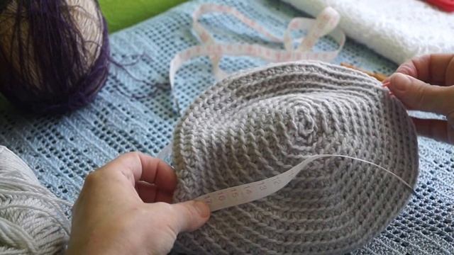 Двухцветная шляпка крючком(вязание по спирали)-crochet hats crochet (Шапка #10) смотреть онлайн