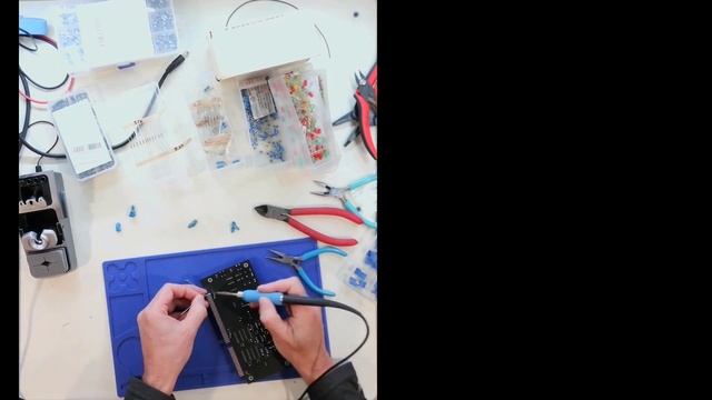 16-bit Processor Build, Ep. #1 - Dual-bus board, clock, reset, bus-to-breadboard extension смотреть онлайн