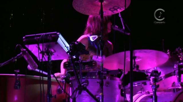 [HD] Bat For Lashes - Siren Song (Live Shepherds Bush Empire 2009) смотреть онлайн