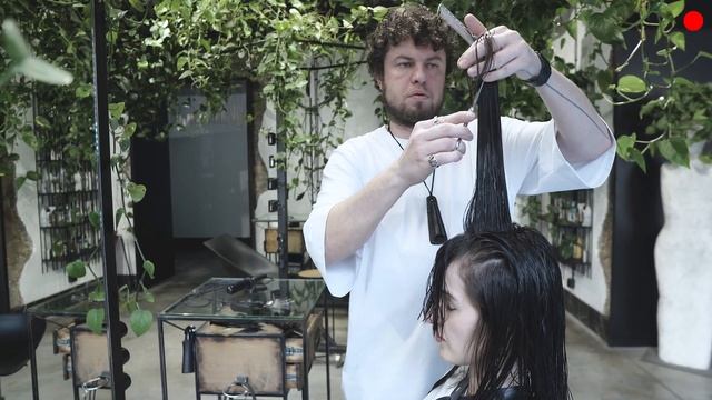 How to Cut Square Layers for Long Hair: A Layered Haircut Tutorial смотреть онлайн