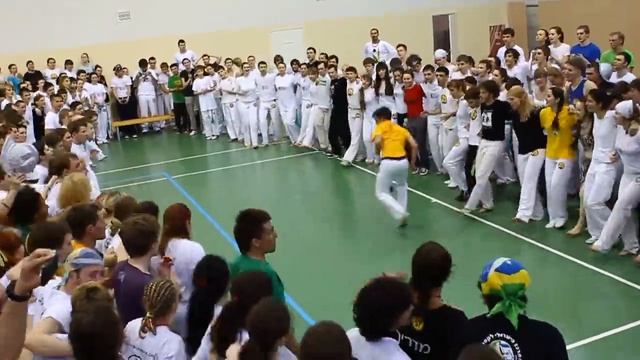 Acrobatic/capoeira. REAL BRAZIL 2012 #capoeira #realbrazil #acrobatics смотреть онлайн