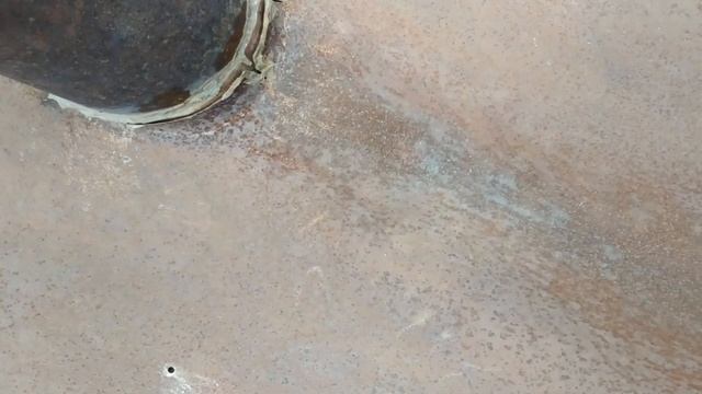 Как герметизировать трубу с крышей  чтобы не подтекало