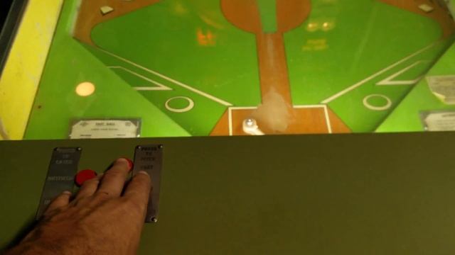 Williams Fast Ball pitch and bat baseball game - 2 player gameplay смотреть онлайн